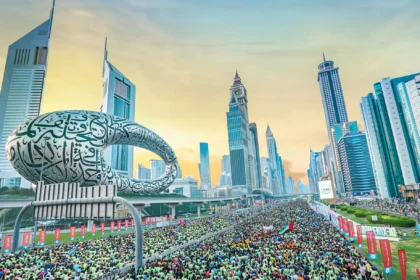 Dubai Fitness Challenge People running on sheikh Zayed Road