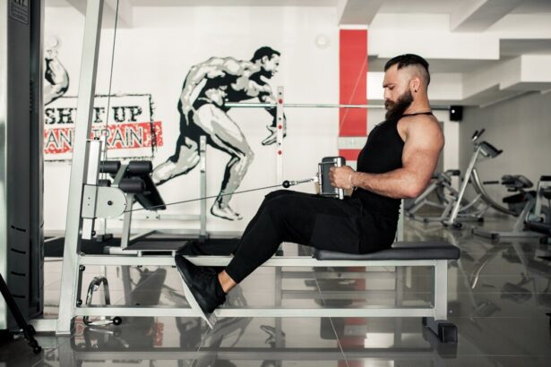 seated cable row, back exercise demonstration